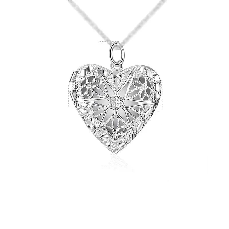 ZYLU Necklace with Pendant and Heart Frame